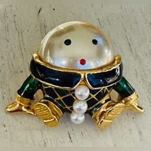 Humpty Dumpty Brooch Pin